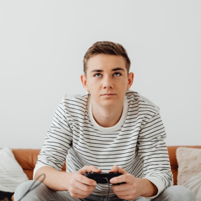 Votre enfant est accro aux jeux vidéo, que faire ?