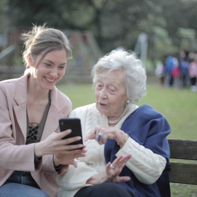 Les applications pour garder le lien avec ses enfants et petits enfants